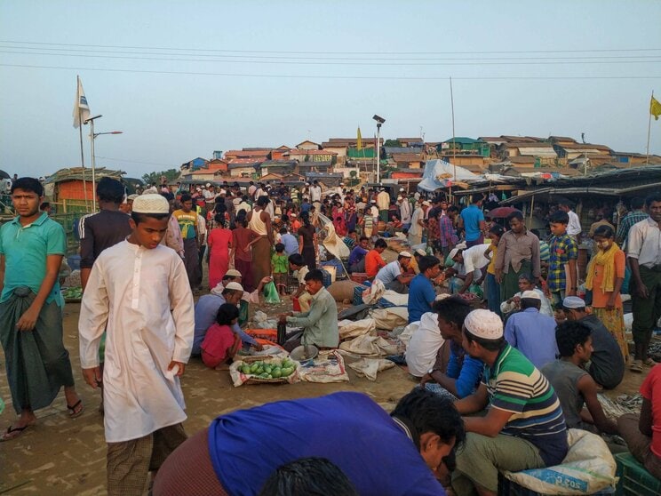 ロヒンギャ難民キャンプ（写真／shutter stock）