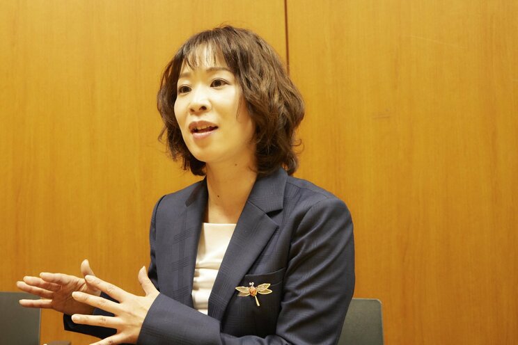 情熱的にときに語気を強めて話すPaix²(ぺぺ)・めぐみさん