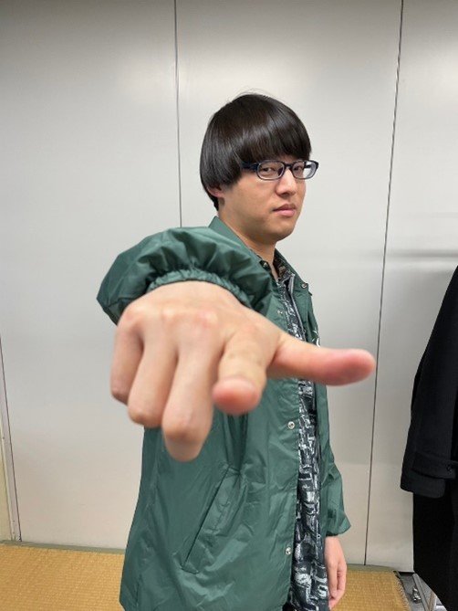 R-1グランプリ3位・寺田寛明は「付和雷同」でエゴサ!?「いろんなネタを試して試して、レビューサイトという題材が見つけられたのは12月。モニターレンタルに16万円かかりました」＜決勝舞台裏・本人手記＞_1