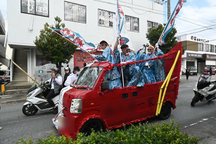 沖縄・二十歳の集い(撮影/集英社オンライン)