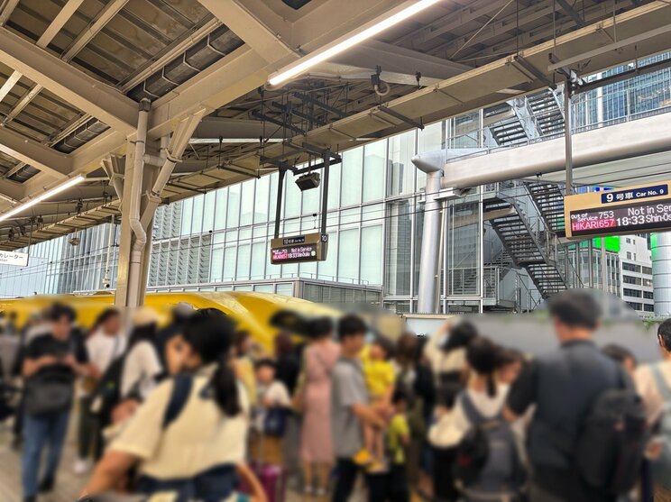 東京駅にて（写真／読者提供）