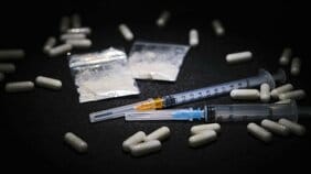 「性行為のことしか考えられなくなる」低年齢化が進む薬物依存症の本当の怖さとは…