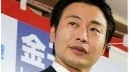選挙活動中にウグイス嬢の胸にタッチ? セクハラ疑惑のスーパーボンボン自民候補! 落選後は記者たちからトンズラ〈過去には不倫疑惑も〉