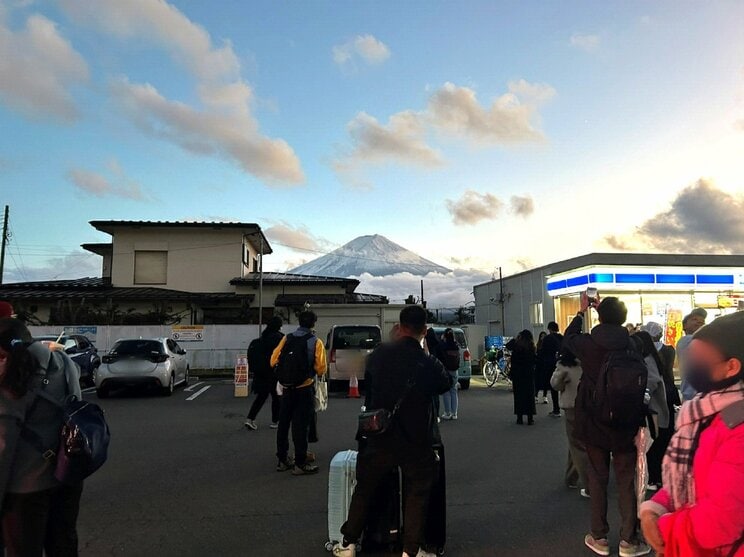 ローソンから見える富士山