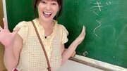 <元NHK沖縄アナ>「胸が大きいのはコンプレックスだった」ポシェットは斜め掛け、“異色の”写真集付きCDを発売した真意