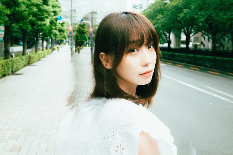 「私も陰キャで中二病だったので…」伊織もえ×『僕ヤバ』のコラボ写真集が発売！_21