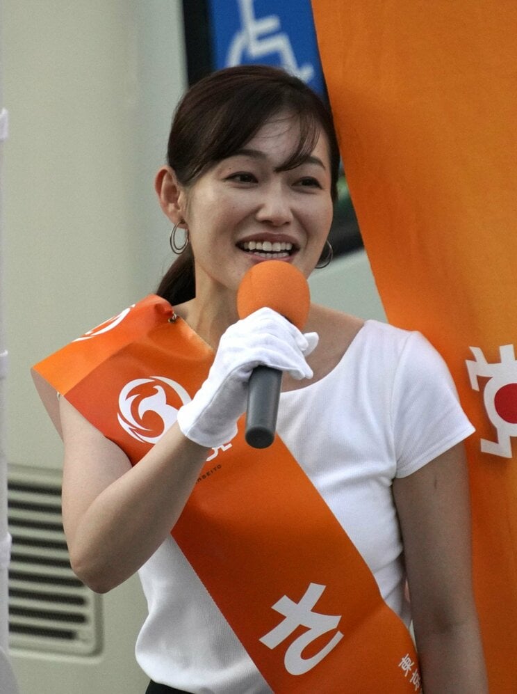 7月13日、練馬駅前で街頭演説をする塩入清香氏（撮影／集英社オンライン）