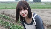 「かわいすぎる農家女子」が畑のトラクターの上で熱唱、ファンはペンライトを振り…元フジコーズ・上西萌々の地域貢献