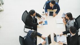 職場に必要なのは指示を出すリーダーではなく、「どうすればできる?」を議論するカルチャー。雰囲気を一変させる魔法のアンケート