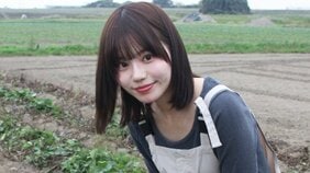 「かわいすぎる農家女子」が畑のトラクターの上で熱唱、ファンはペンライトを振り…元フジコーズ・上西萌々の地域貢献