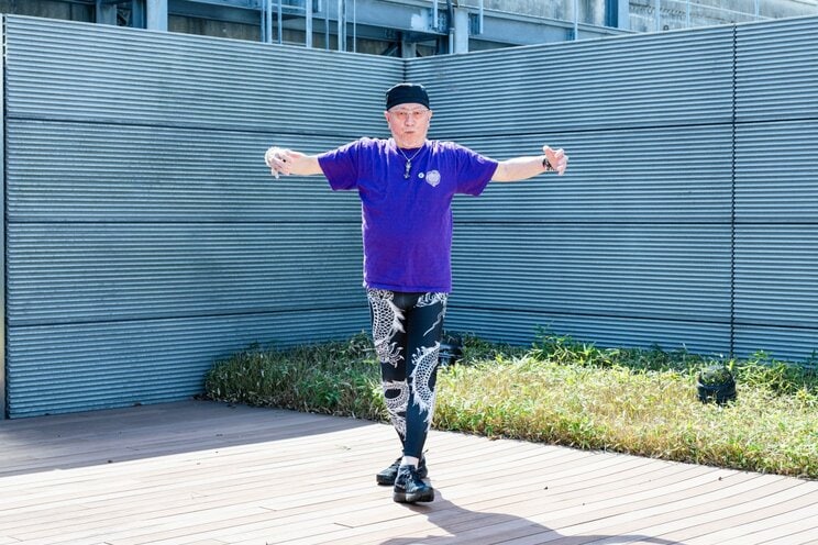 「1日1万歩も必要ない」デューク更家72歳が語る“歩数至上主義”への違和感…「万歩計のCMはもらえませんでした（笑）」_63