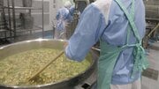 「室温40度、湿度70%」給食調理室は“まるでサウナ”…全国の公立小学校などで空調未設置が1割超、子どもの給食を支える調理員の悲鳴