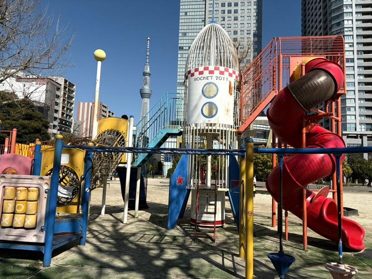 錦糸公園の遊具（撮影／集英社オンライン）