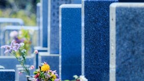 “お墓事業”は異業種参入のビジネスチャンス? 宗教法人の経営破綻もあり得る時代において、選択肢は骨を残すか煙になるか!?