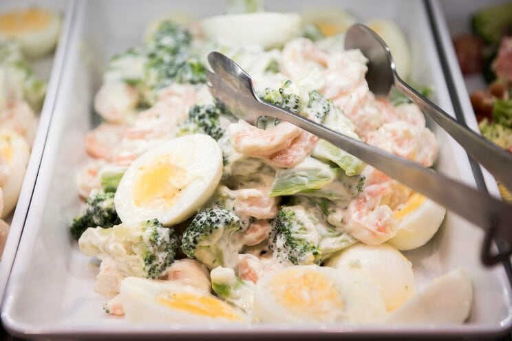 海老とブロッコリーのサラダ※過去の量り売り販売時（写真提供／オリジン広報）