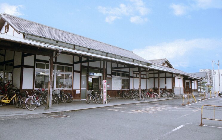 1893年5月に開業。その当時のままといわれる駅本屋（05年1月撮影）