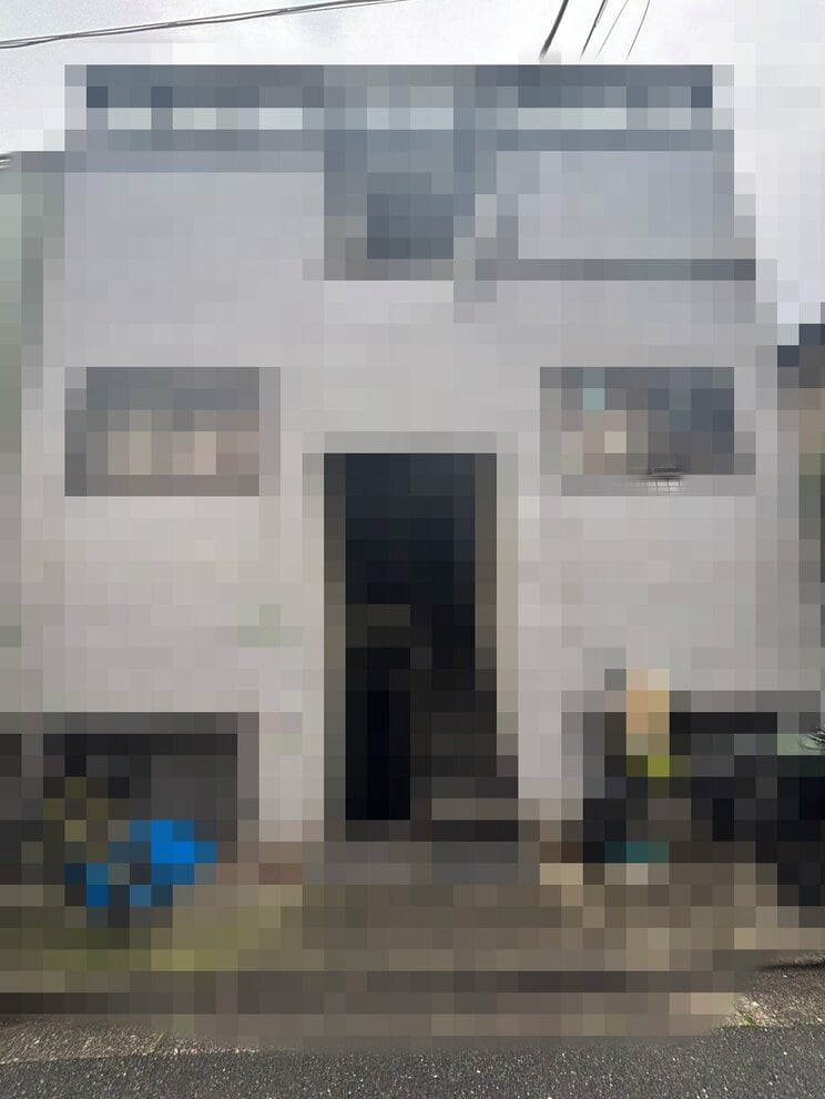 コミルジョノビッチ容疑者が住んでいたアパート（撮影／集英社オンライン）