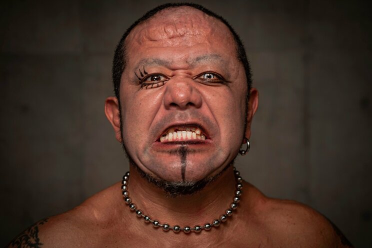 「世の中には、生きたいのに死んじまうヤツがゴマンといる。死んでもいい覚悟なんていらねぇんだよ」数えきれないほどの傷を負ってきたプロレスラー葛西純がデスマッチで闘い続ける執念_6