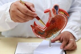 3000例を超える胃の手術経験を持つ外科医が語る、胃がんの手術で「胃の全摘出」はしないほうがいいこれだけの理由