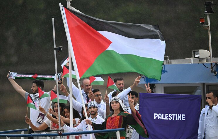 パリ五輪開会式に参加したパレスチナの選手団　（写真／@Palestine_UN　State of PalestineのSNSより）