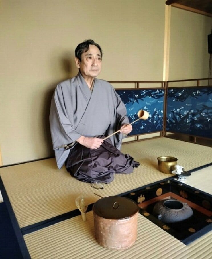 52歳から始めたお茶のお稽古。着物をウェアしてティーを立てるルーさん