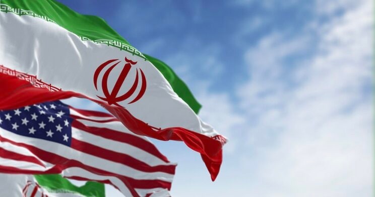 イランとアメリカの国旗（写真／shutterstock）