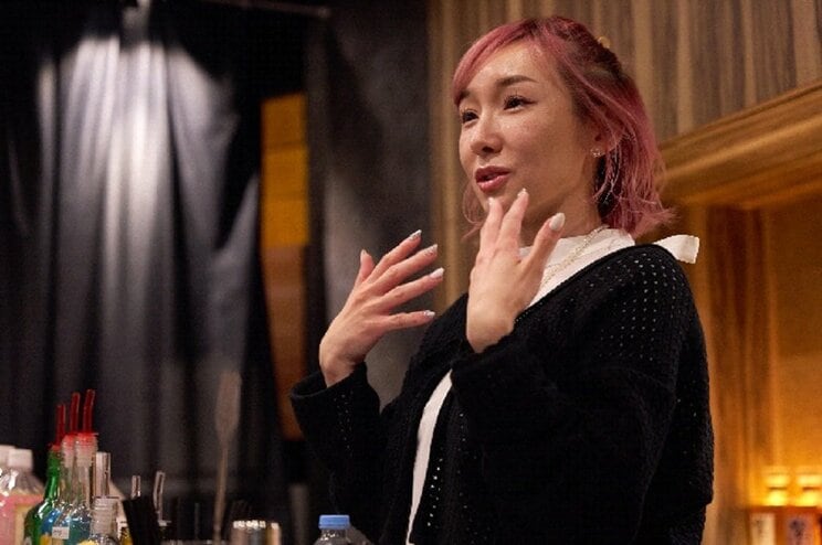 〈加護亜依〉デビュー時からずっと比べられてる辻希美とのこと「のんは戦友だけどライバルじゃない」「『I WISH』はカラオケでも自分のライブでも歌えないんです」今でも仲はいいの?辻をうらやましく思うことは?いろいろ聞いてみた_2