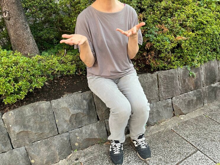 ひきこもった息子さんのことを話す朝美さん