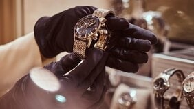 3万円のダイバーズウォッチ、ロレックス、BABY-G、セイコー。作家・村山由佳を通り過ぎた男たちと時計の思い出