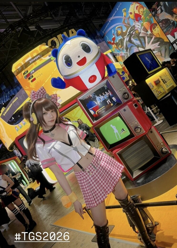 〈えなこ「復讐を着る」〉TGSに“りせちー”姿で登場…初フォトエッセイはイベントは30分で即完売「タイトルや内容がちょっと不穏」_5
