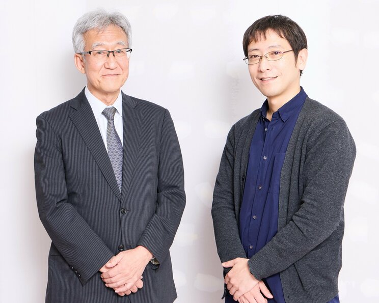 (左)長谷川直之 一般財団法人気象業務支援センター理事長。1983年、気象庁入庁。2020年10月、気象庁の組織改編に伴い新設された「気象防災監」に就任。2021年1、第27代気象庁長官に就任し、2023年1月まで務める
(右)荒木健太郎 雲研究者・気象庁気象研究所主任研究官・博士(学術)。防災・減災のために、気象災害をもたらす雲のしくみの研究に取り組んでいる。主な著書に『すごすぎる天気の図鑑』シリーズ(KADOKAWA)、『雲を愛する技術』(光文社新書)などがある