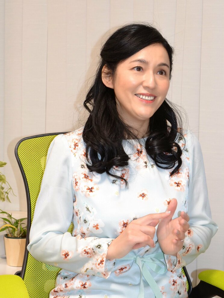 新刊『「幸福感」に満たされたいなら阪神ファンを知りましょう マーケッターが気づいた「効果と法則」』の刊行が話題の牛窪恵さん（写真／本人提供）