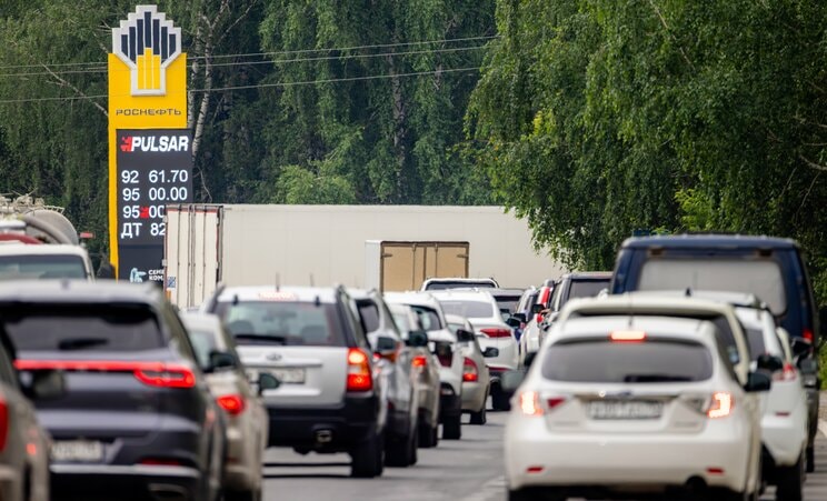 現在、全国的なガソリン不足に見舞われているロシア