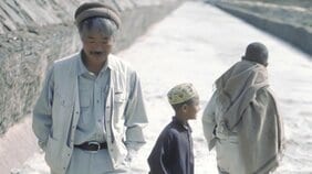 なぜ中村哲は人々の人生を変えたのか…100人超の証言で迫る“沙漠を緑に変え、多くの人命を救った男”の実像