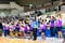ベンチも一丸となって決勝戦に臨む小森江小学校の児童たちと宮房あゆみ先生(中央)