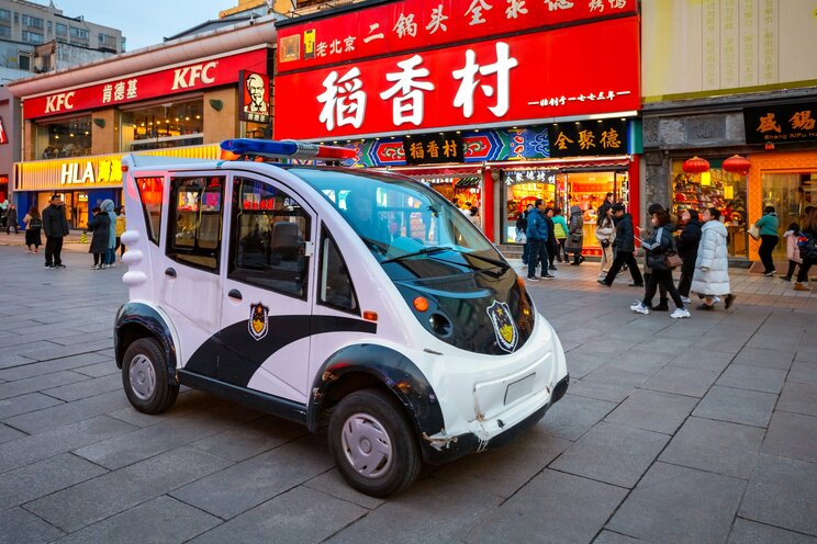 北京のスモールEV警察車両　写真／shutterstock