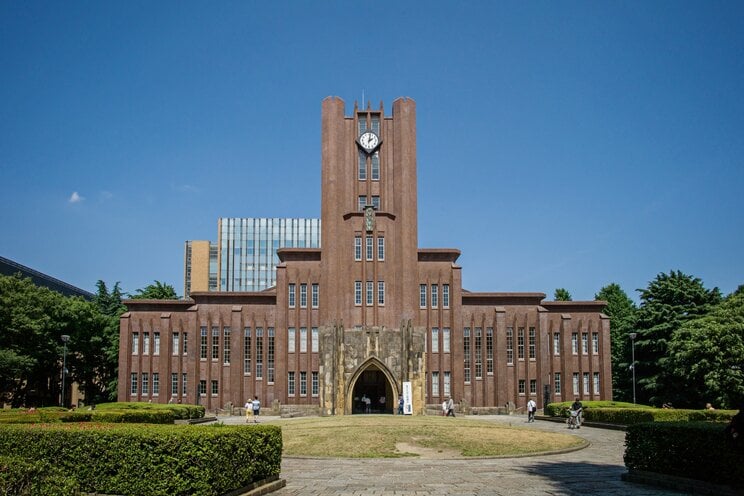 東京大学安田講堂(写真/Shutterstock)