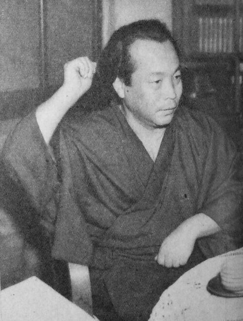 作家・火野葦平。戦前は『麦と兵隊』、戦後は『花と龍』など人気作多数