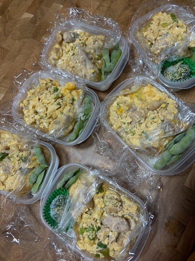 6食分をまとめて作り、小分けにして冷凍保存した弁当は1食100円ほど（写真／Cさん提供）