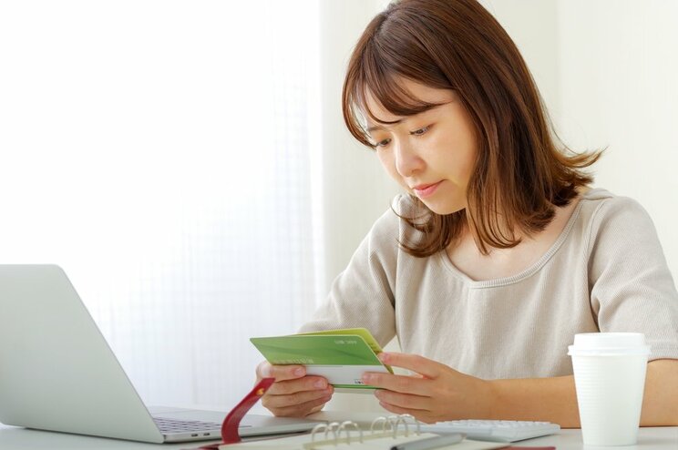 「初任給30万円」は一部の大企業だけ？（写真/ Shutterstock）