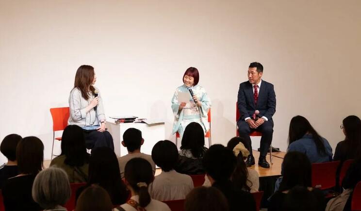 「香りを編む、言葉を燻（くゆ）らす」千早 茜×藤本悌志（香老舗 松栄堂・調合師）『燻る骨の香り』刊行記念対談_3