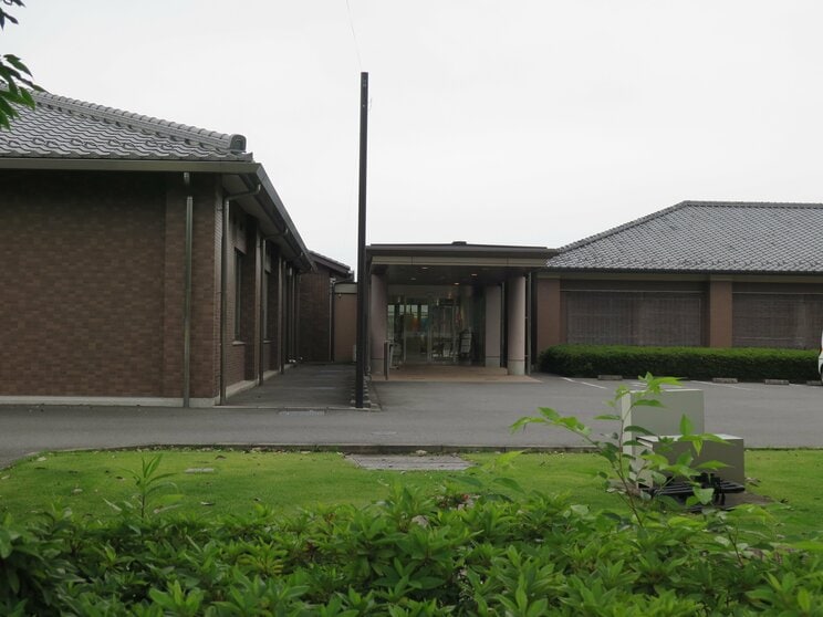 大澤正明前知事は退任後、法人の理事長となり、自身が関わる施設で２度の補助金を得ている