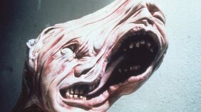 1982年、本作によって頂点を極めたホラー映画の残酷描写。隆盛一途かと思いきや、この流れは途絶えて樋口真嗣を落胆させる。その理由とは!? 【『遊星からの物体X』その2】