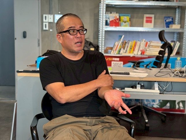 取材に応じる田端氏（撮影/集英社オンライン）