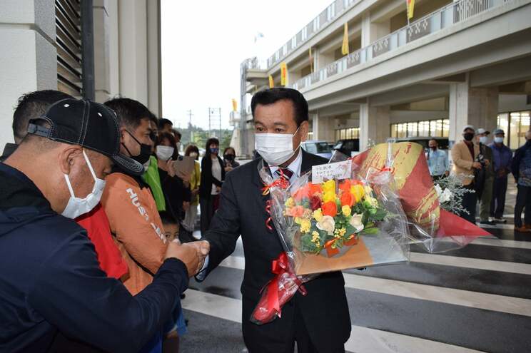 初登庁の日の古謝氏（本人公式Xより）