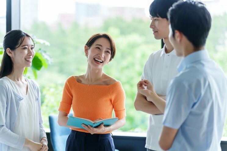 同僚のイメージ 写真/Shutterstock.