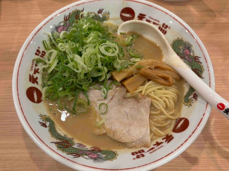 「ねぎ増し」した「こってりラーメン」（写真／読者提供）　※当該店舗のものではありません