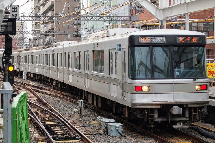 日比谷線（PhotoACより）