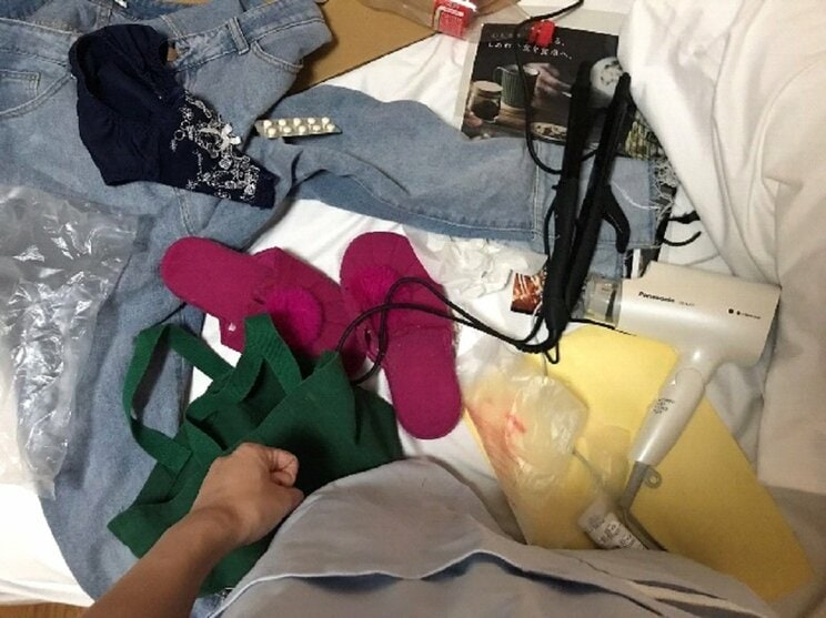 迷惑客が泊まった後の部屋の様子（写真はちくわぶさんによる再現）