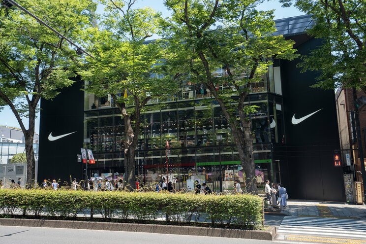 連日多くの人で賑わうNike Harajuku